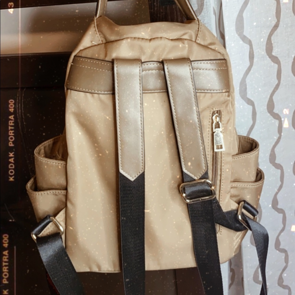 Backpack 🤍 - Picture 2 of 2